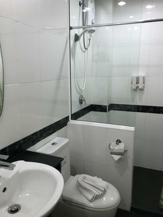 Angelina Guesthouse Patong Dış mekan fotoğraf